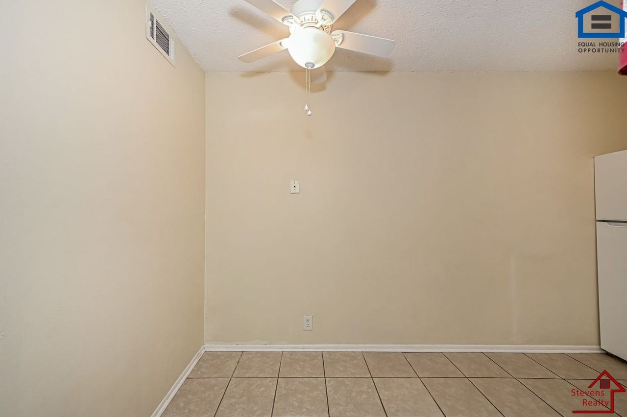 441 Harding Pl #A14 - Photo 4 of 38