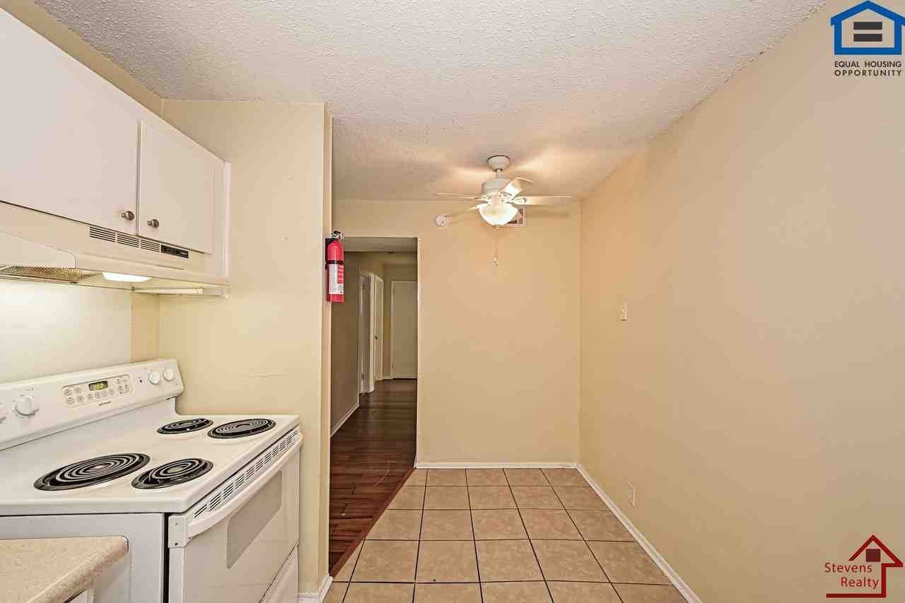 441 Harding Pl #A14 - Photo 5 of 38