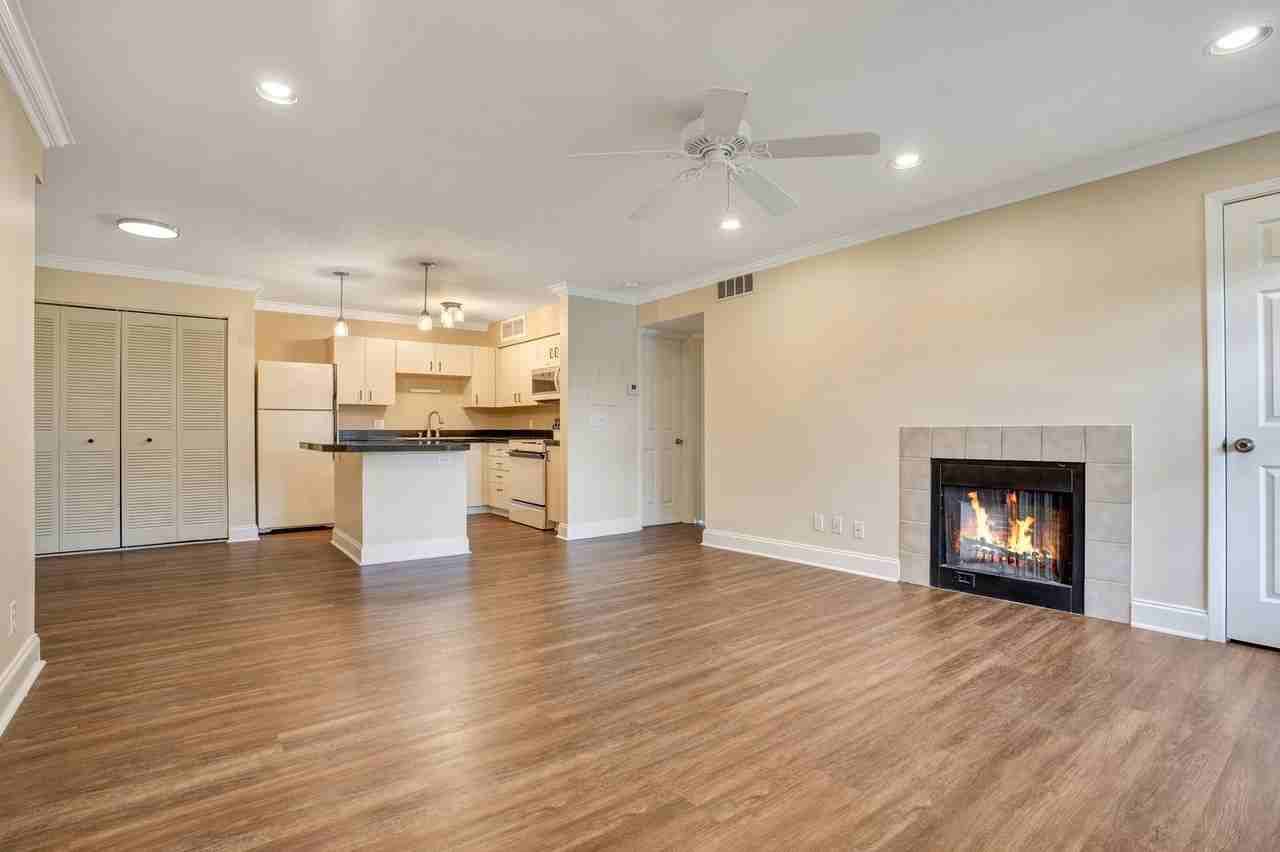 370 Lake Tahoe Ct #202 - Photo 4 of 16