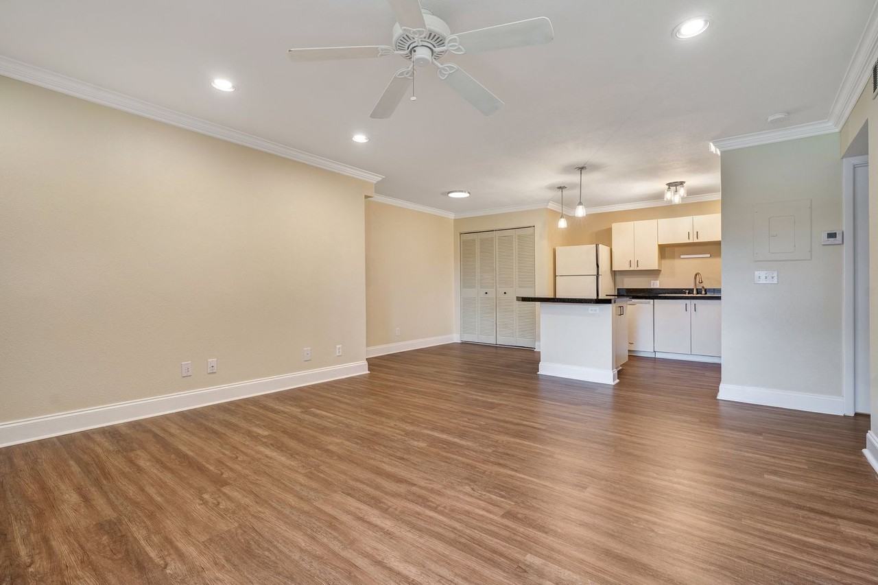 370 Lake Tahoe Ct #202 - Photo 6 of 16