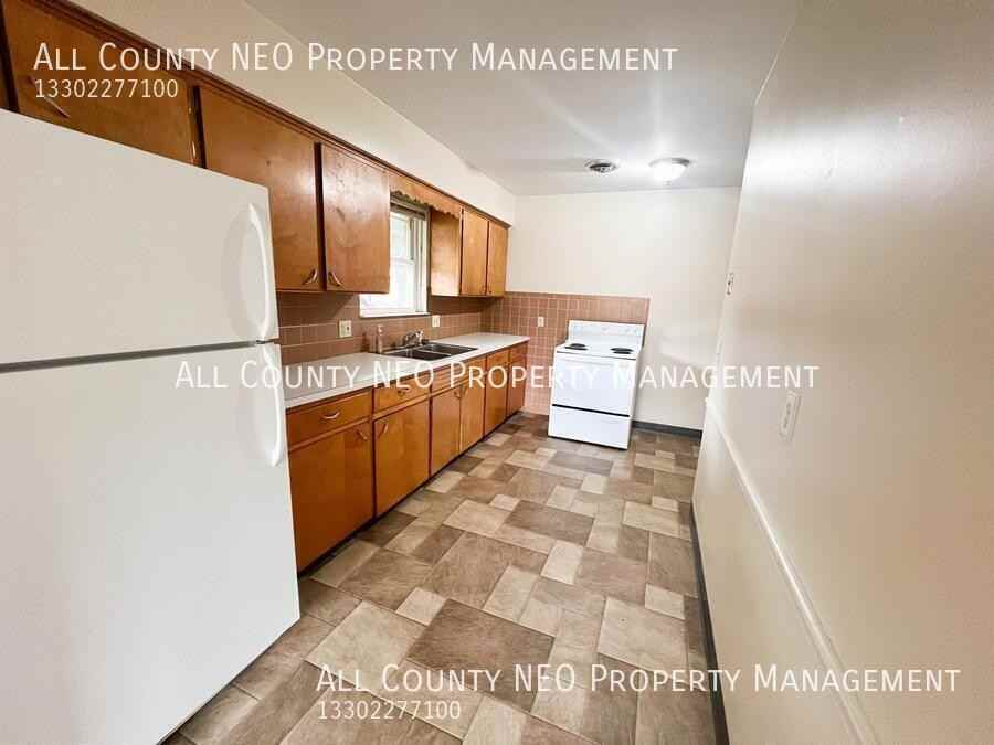 481 Tompkins Ave - Photo 4 of 11