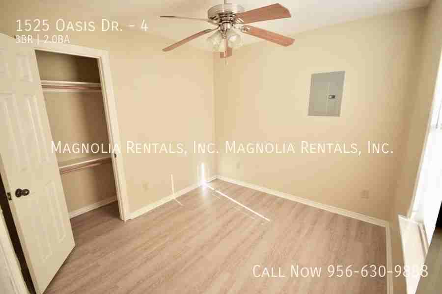 1525 Oasis Ave #4 - Photo 5 of 7