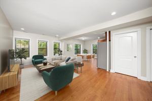 featured image of 6302 N Rockwell St #B2