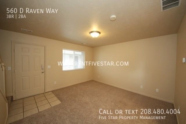 560 Raven Way Apt D - Photo 4 of 13