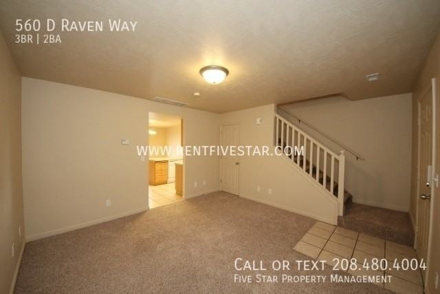 560 Raven Way Apt D - Photo 5 of 13