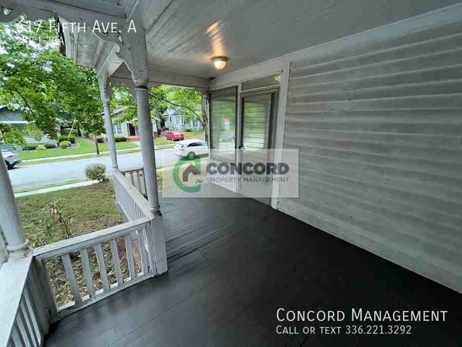 617 5th Ave #A - Photo 3 of 19