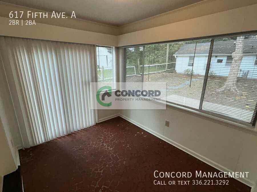 617 5th Ave #A - Photo 4 of 19