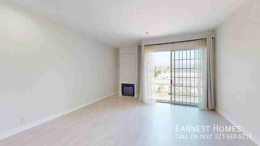 4348 Mammoth Ave #303 - Photo 2 of 33