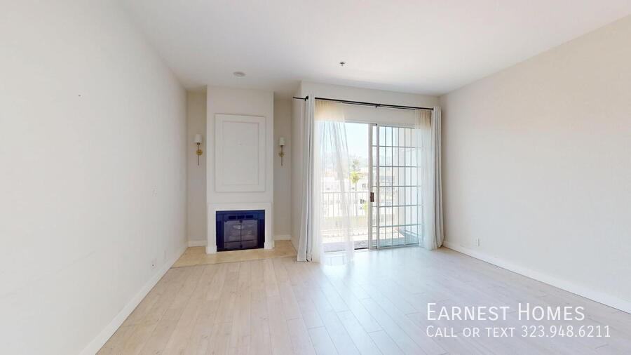 4348 Mammoth Ave #303 - Photo 4 of 33