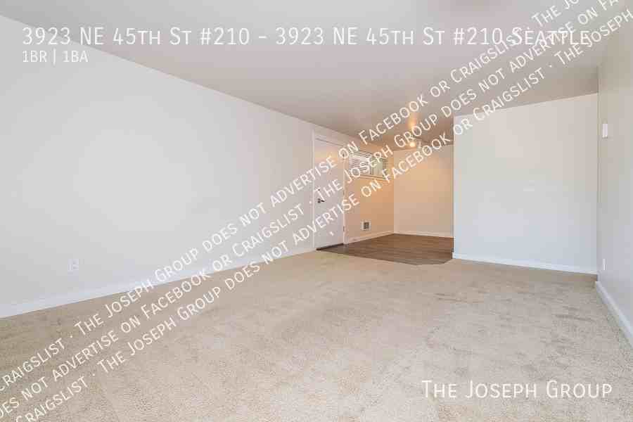 3923 Ne 45th St - Photo 2 of 16