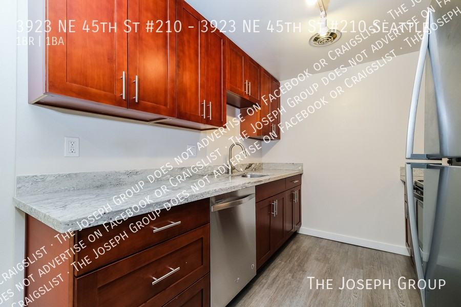3923 Ne 45th St - Photo 7 of 16