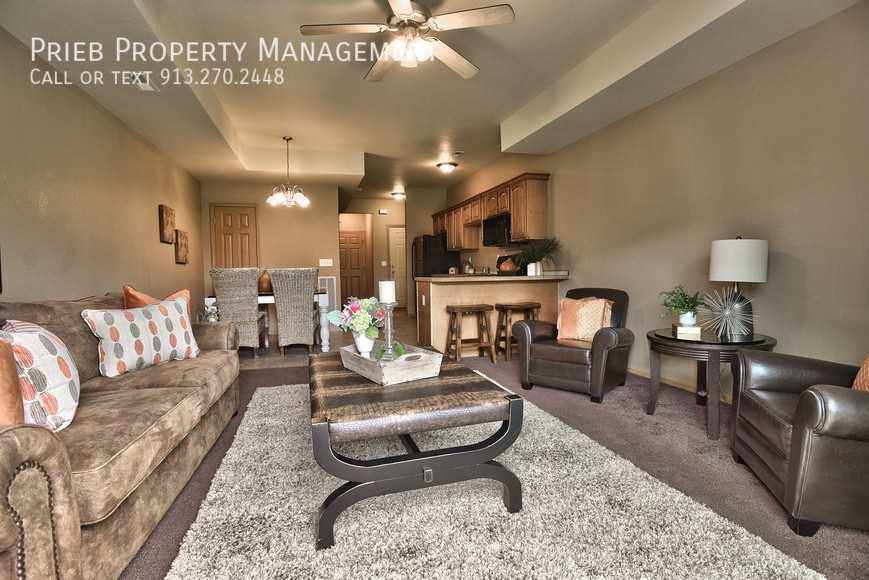 824 S Woodson Ct - Photo 3 of 21