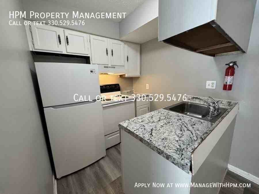 4233 Middlebranch Ave Ne #4 - Photo 4 of 21