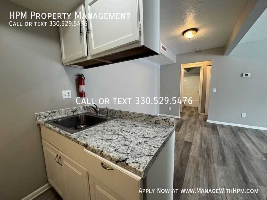 4233 Middlebranch Ave Ne #4 - Photo 5 of 21