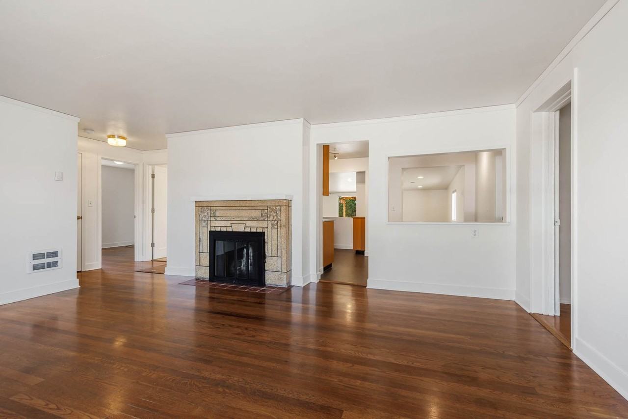 15577 9th Ave Ne - Photo 6 of 19