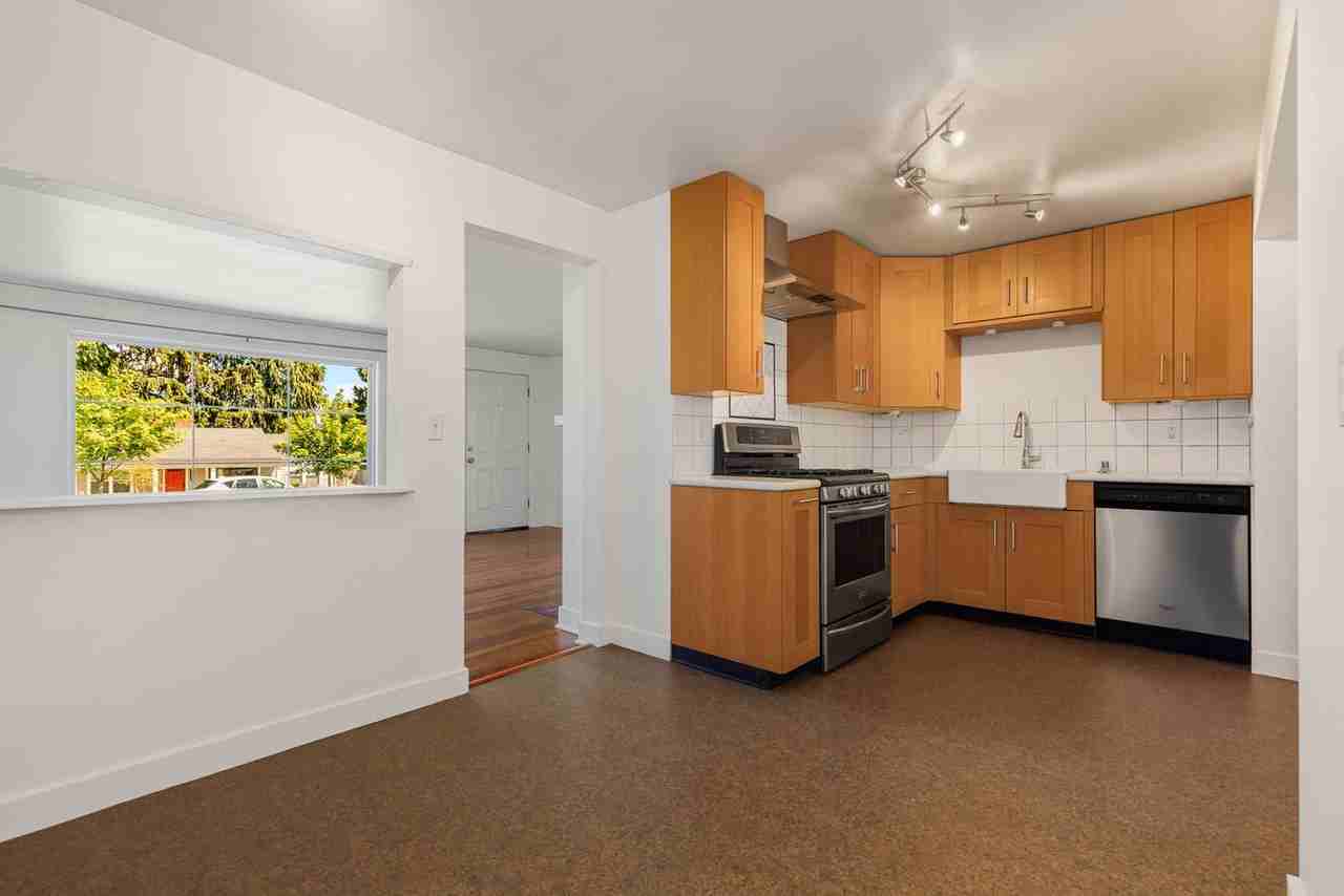 15577 9th Ave Ne - Photo 7 of 19
