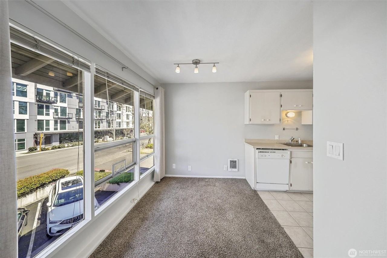952 100th Ave Ne #236 - Photo 5 of 19