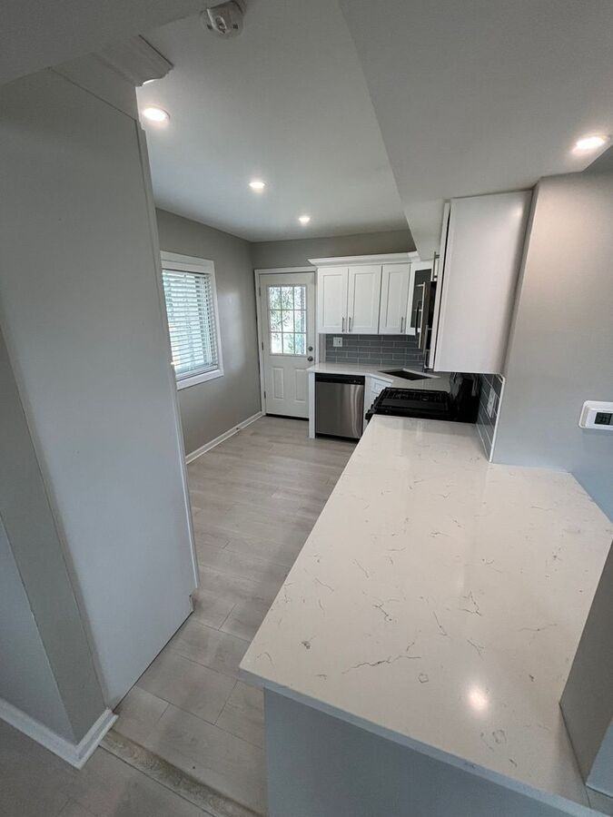 649 W Park Ave #C - Photo 4 of 10