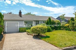 725 Riverdale Dr - Photo 1 of 1