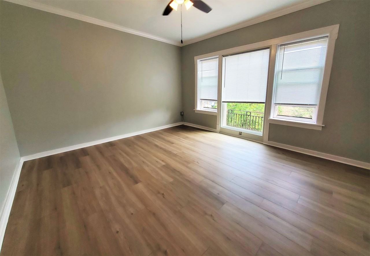 2064 W Hutchinson St #3 - Photo 2 of 20