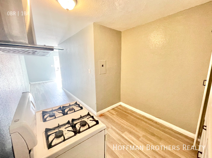 441 W Santa Cruz St #C - Photo 4 of 7