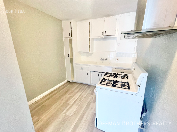 441 W Santa Cruz St #C - Photo 5 of 7
