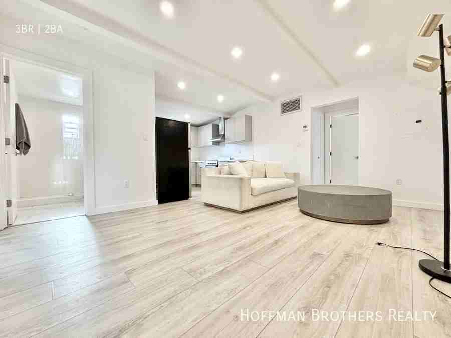 1568 Yosemite Dr #7 - Photo 3 of 16