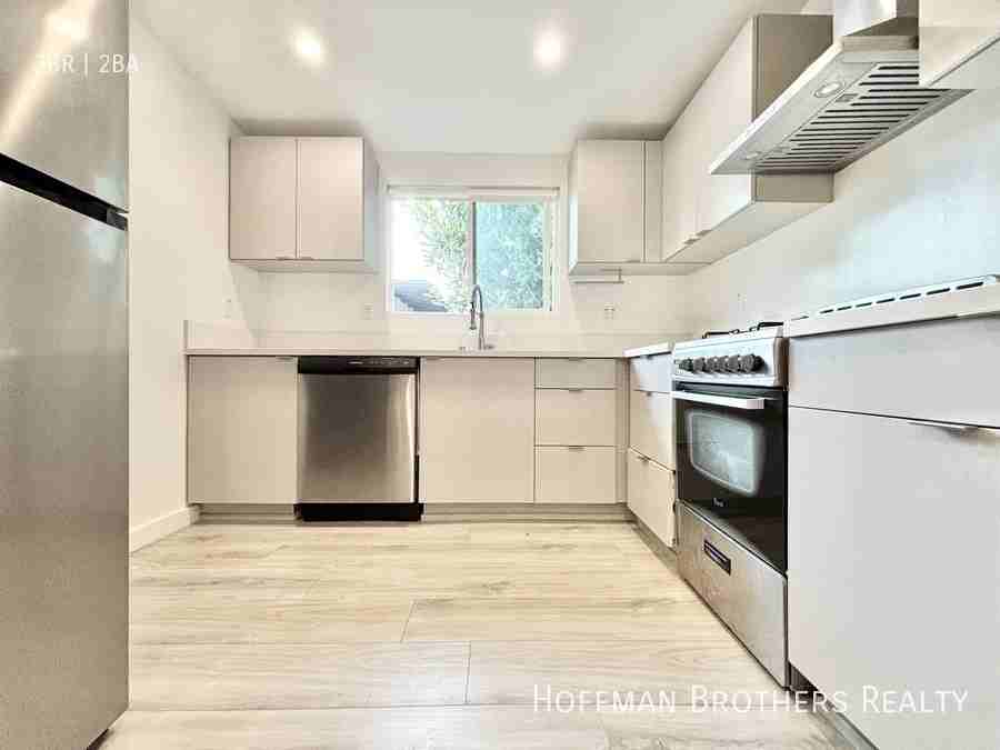 1568 Yosemite Dr #7 - Photo 5 of 16
