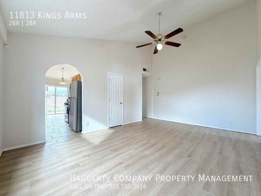 11813 Kings Arms Ct - Photo 5 of 15