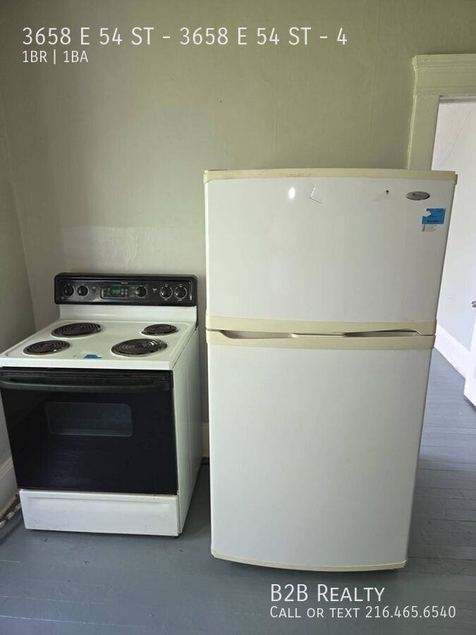 3658 E 54 ST - 3658 E 54 ST #4 - Photo 3 of 17
