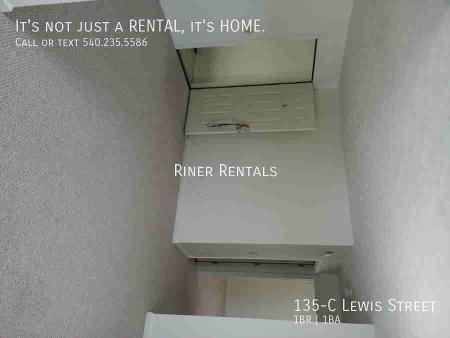 135 Lewis St Apt C - Photo 3 of 5