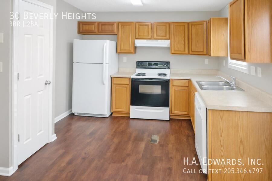 30 Beverly Hts - Photo 3 of 15