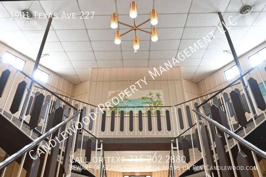 1901 Texas Ave - Photo 4 of 11