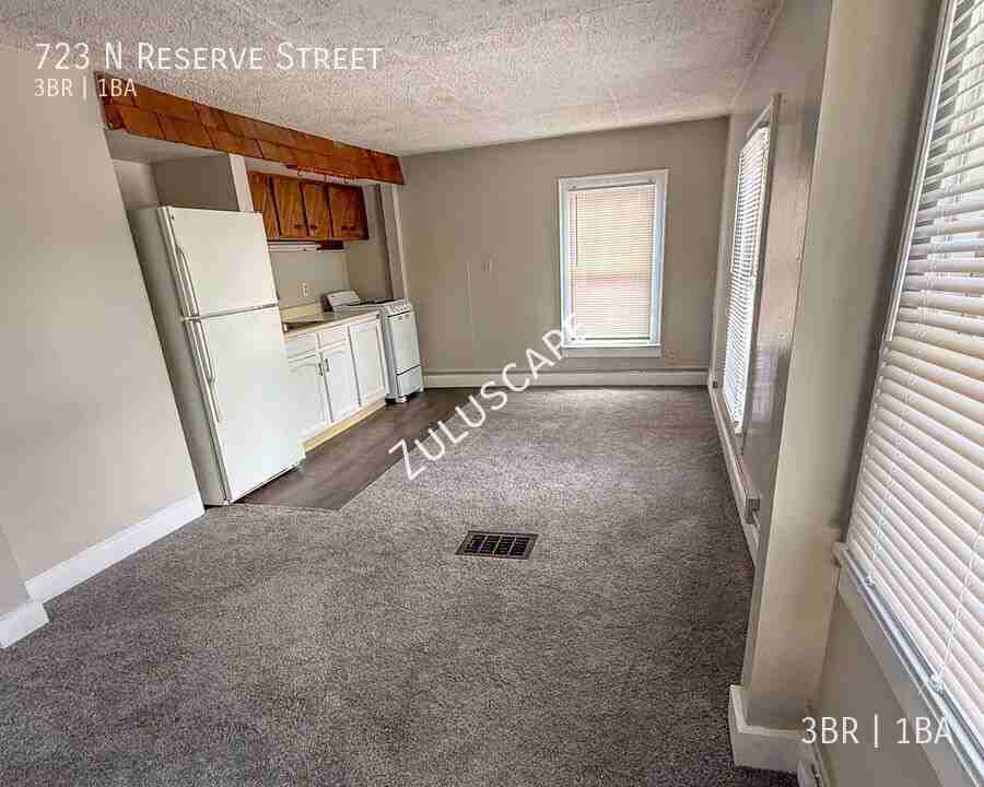 723 N Reserve St - Photo 2 of 11