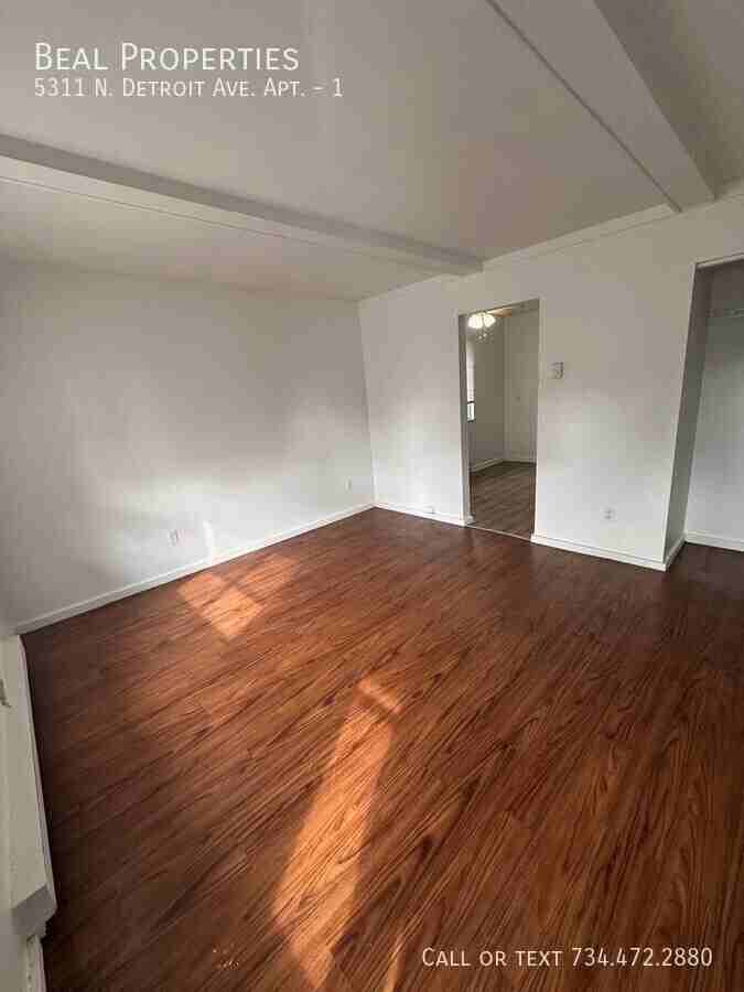 5311 N Detroit Ave #1 - Photo 5 of 11