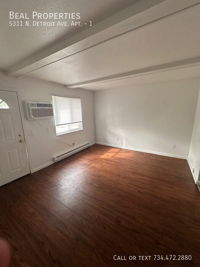 5311 N Detroit Ave #1 - Photo 6 of 11