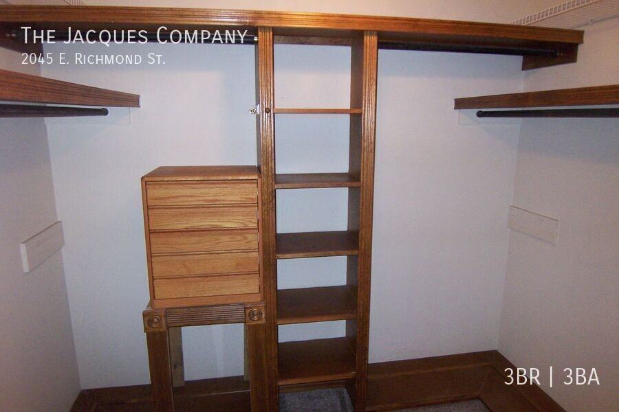 2045 E Richmond St - Photo 7 of 20