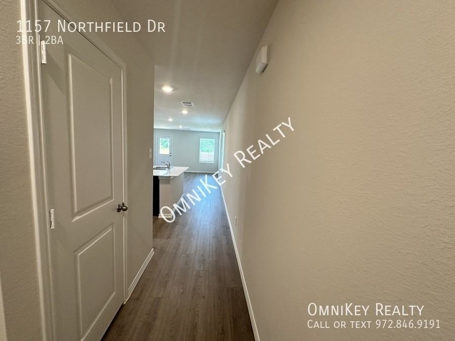1157 Northfield Dr - Photo 7 of 17