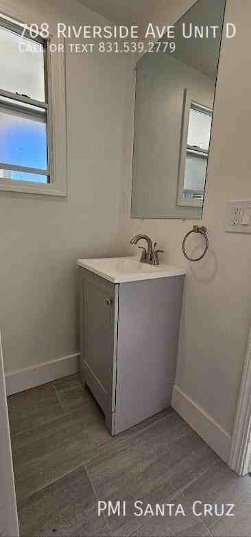 708 Riverside Ave Apt D - Photo 4 of 7