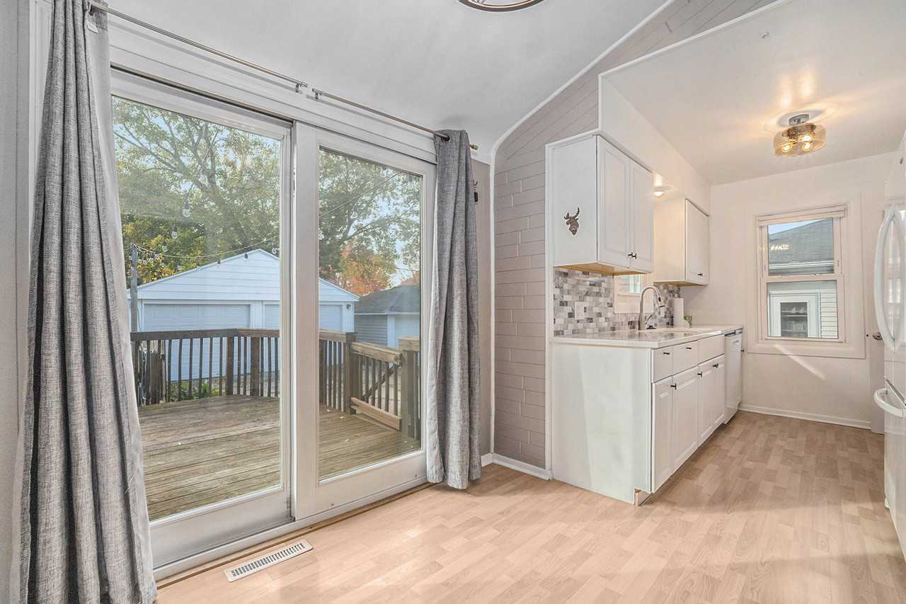 1437 Lewison Ave Ne #1 - Photo 4 of 18