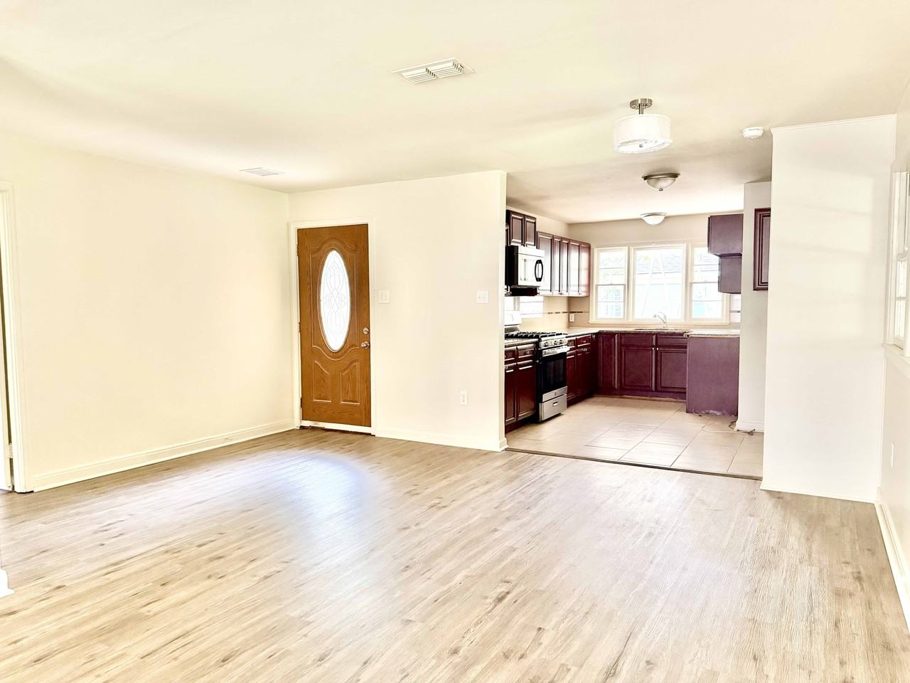 343 S Fairfax Dr #1 - Photo 2 of 18
