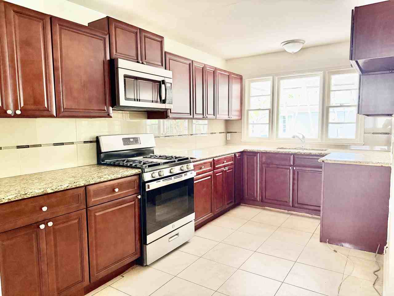 343 S Fairfax Dr #1 - Photo 3 of 18
