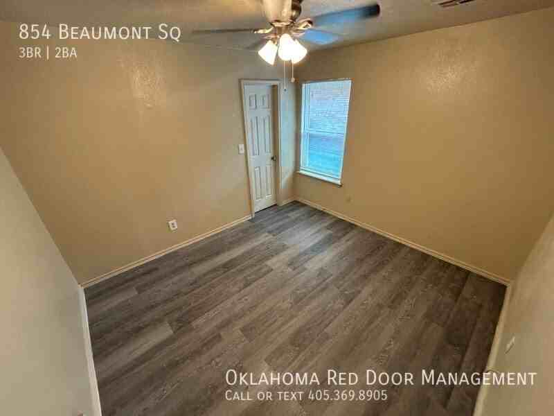 854 Beaumont Sq - Photo 4 of 18