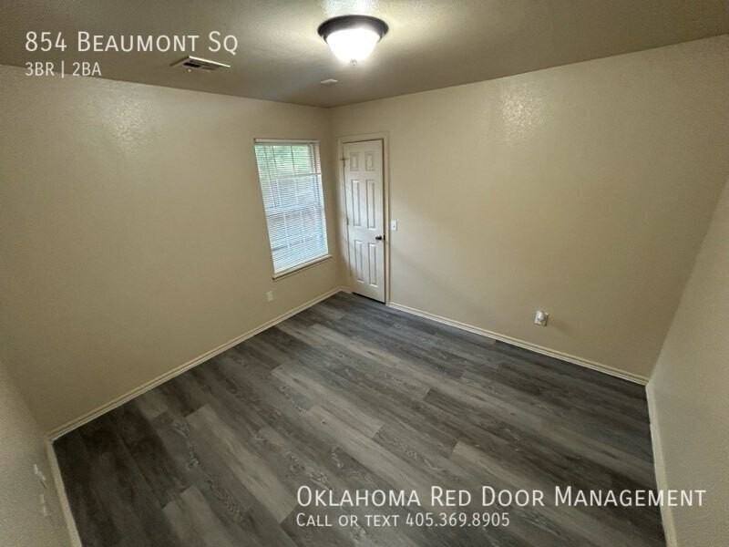 854 Beaumont Sq - Photo 5 of 18