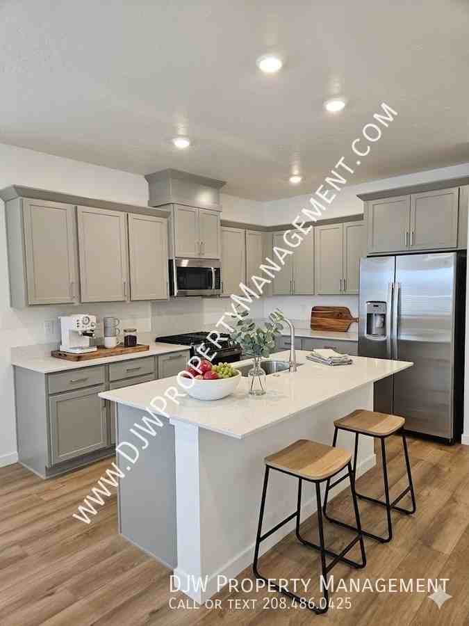 4186 W Perspective St - Photo 3 of 8