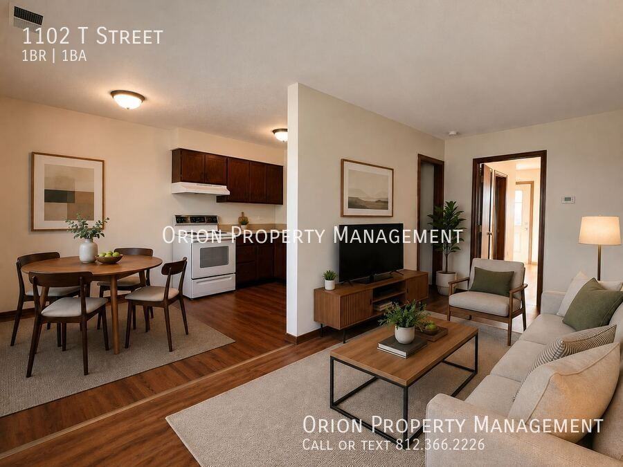 1102 T St - Photo 3 of 9