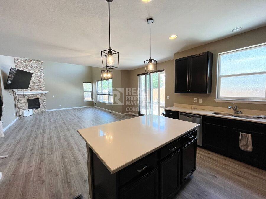 312 Cade St - Photo 3 of 22