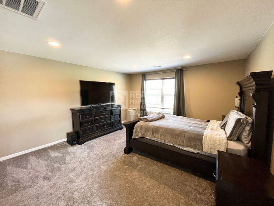 312 Cade St - Photo 7 of 22