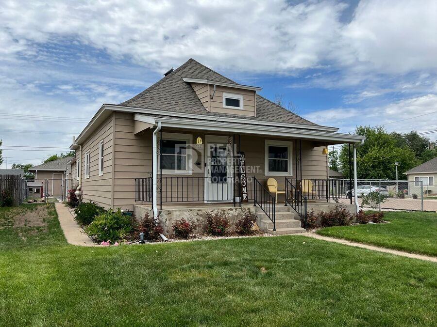 332 Cheyenne Ave - Photo 2 of 15