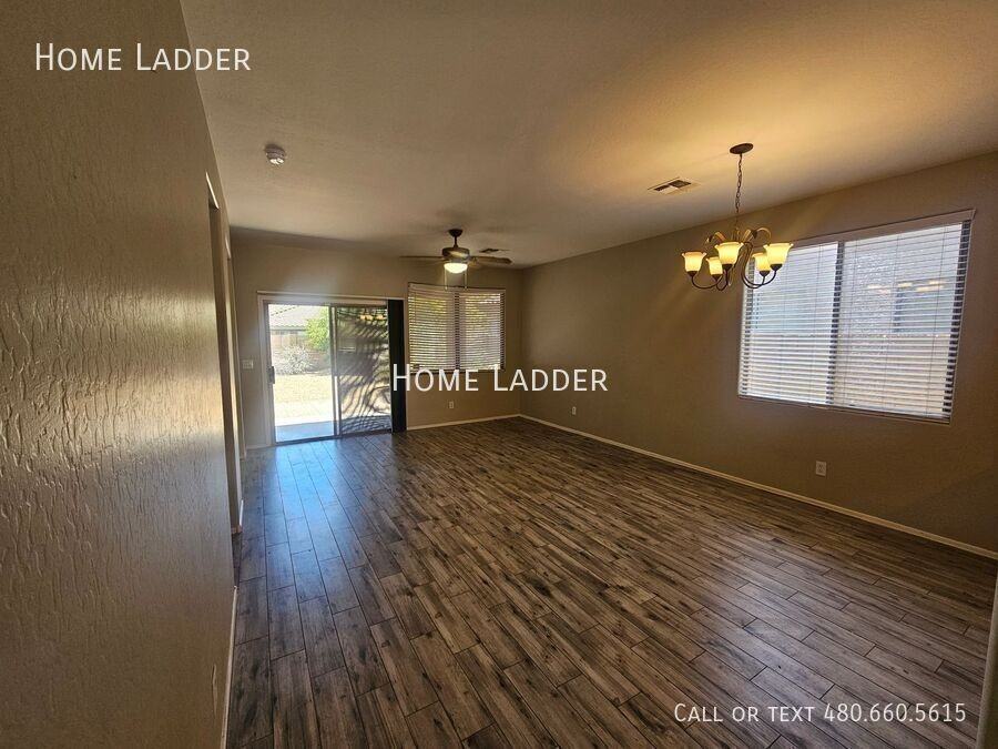 39746 N Cross Timbers Way - Photo 2 of 17